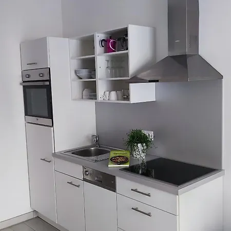 Altstadt-idylle Mit Balkon Und Parkplatz