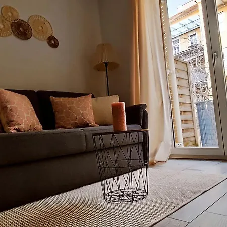 Altstadt-idylle Mit Balkon Und Parkplatz Daire
