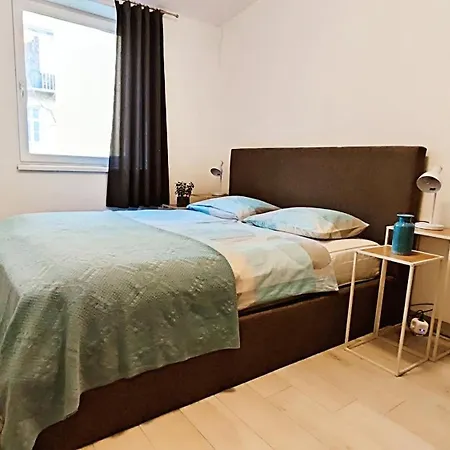 Altstadt-idylle Mit Balkon Und Parkplatz Appartement Graz