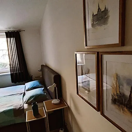 Altstadt-idylle Mit Balkon Und Parkplatz גראץ