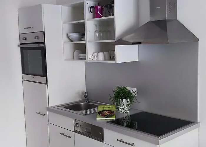 Altstadt-idylle Mit Balkon Und Parkplatz