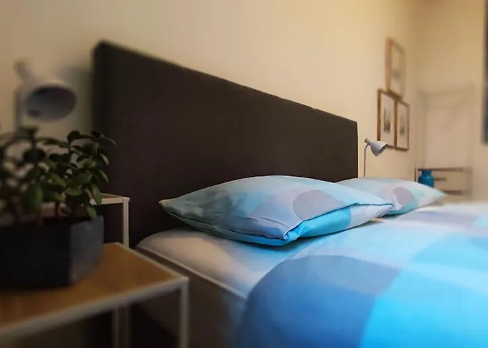 Апартаменты Altstadt-idylle Mit Balkon Und Parkplatz Грац